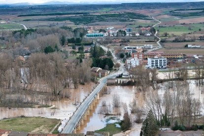 Imágenes aéreas de la crecida del Duero en Soria.
