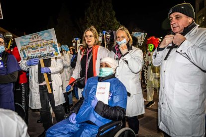 Un desfile de disfraces muy divertido y elegante