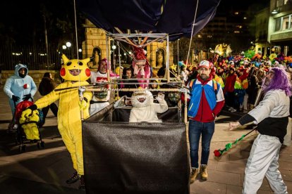 Un desfile de disfraces muy divertido y elegante