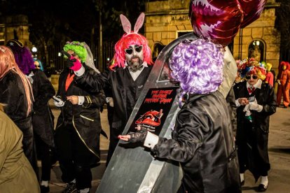 Un desfile de disfraces muy divertido y elegante
