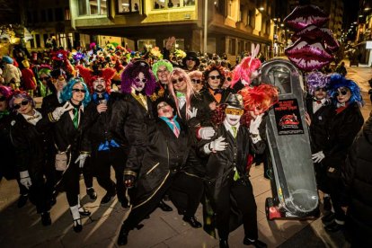 Un desfile de disfraces muy divertido y elegante