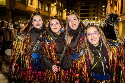 Un desfile de disfraces muy divertido y elegante