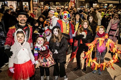 Un desfile de disfraces muy divertido y elegante