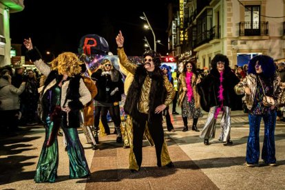 Un desfile de disfraces muy divertido y elegante