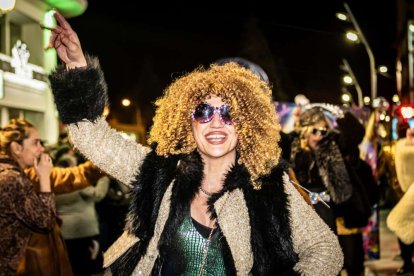 Un desfile de disfraces muy divertido y elegante