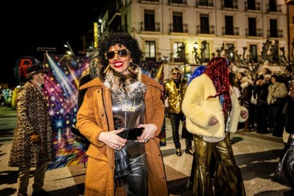 Un desfile de disfraces muy divertido y elegante