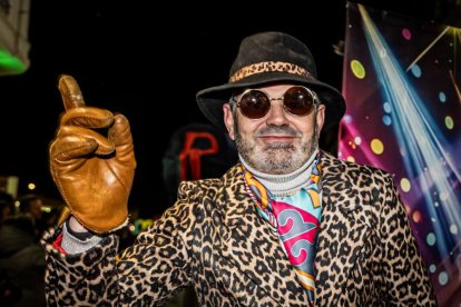 Un desfile de disfraces muy divertido y elegante