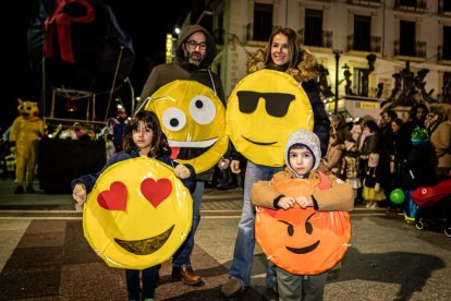 Un desfile de disfraces muy divertido y elegante