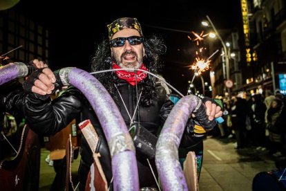 Un desfile de disfraces muy divertido y elegante