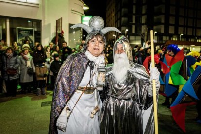 Un desfile de disfraces muy divertido y elegante