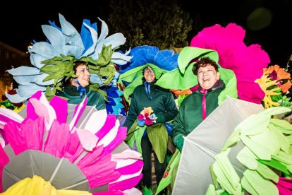 Un desfile de disfraces muy divertido y elegante