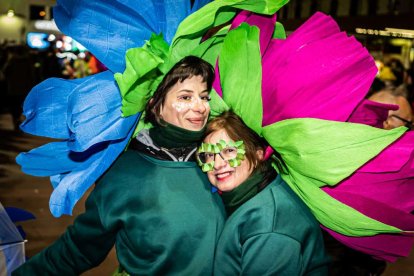 Un desfile de disfraces muy divertido y elegante