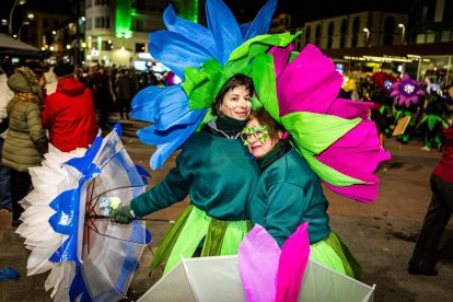 Un desfile de disfraces muy divertido y elegante
