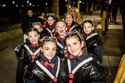Un desfile de disfraces muy divertido y elegante