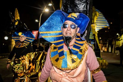 Un desfile de disfraces muy divertido y elegante