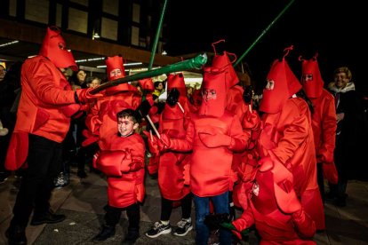 Un desfile de disfraces muy divertido y elegante