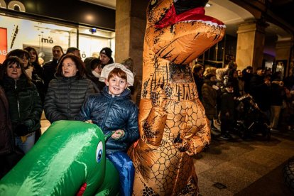 Un desfile de disfraces muy divertido y elegante