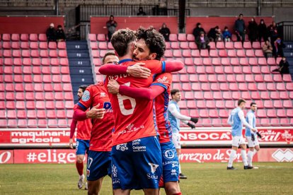 Una victoria del CD Numancia para coger aire y seguir luchando a por la fase de ascenso