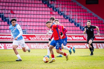 Una victoria del CD Numancia para coger aire y seguir luchando a por la fase de ascenso