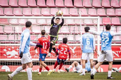 Una victoria del CD Numancia para coger aire y seguir luchando a por la fase de ascenso