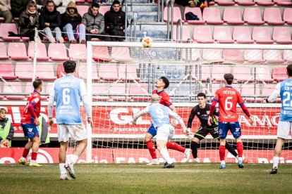 Una victoria del CD Numancia para coger aire y seguir luchando a por la fase de ascenso