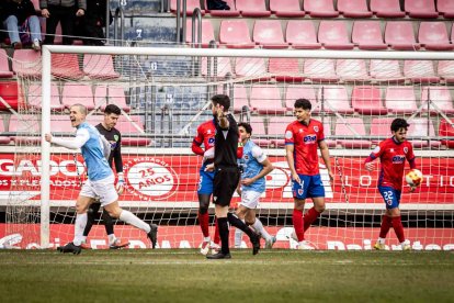 Una victoria del CD Numancia para coger aire y seguir luchando a por la fase de ascenso