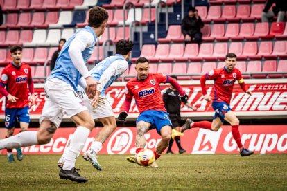 Una victoria del CD Numancia para coger aire y seguir luchando a por la fase de ascenso