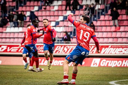 Una victoria del CD Numancia para coger aire y seguir luchando a por la fase de ascenso
