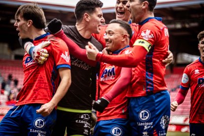 Una victoria del CD Numancia para coger aire y seguir luchando a por la fase de ascenso