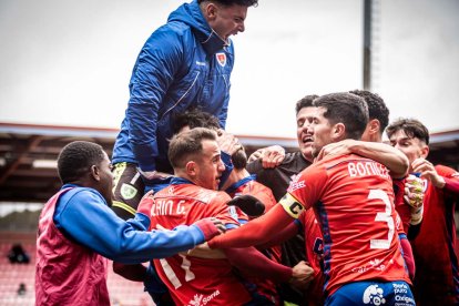 Una victoria del CD Numancia para coger aire y seguir luchando a por la fase de ascenso