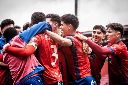 Una victoria del CD Numancia para coger aire y seguir luchando a por la fase de ascenso