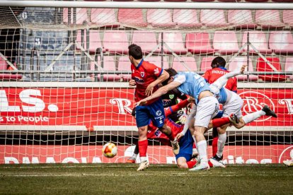 Una victoria del CD Numancia para coger aire y seguir luchando a por la fase de ascenso
