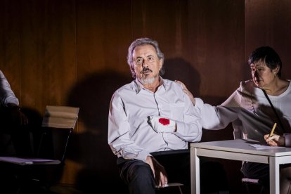 El grupo de teatro inclusivo de la ONCE sobre las tablas del Salón de actos del Campus