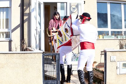 Los barroseros cumpliendo con la Fiesta de Interés Turístico