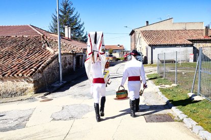 Los barroseros cumpliendo con la Fiesta de Interés Turístico