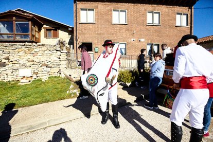 Los barroseros cumpliendo con la Fiesta de Interés Turístico