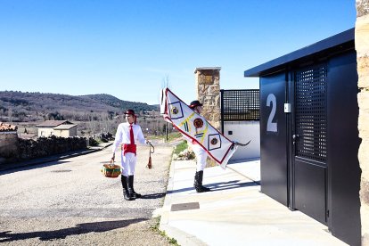 Los barroseros cumpliendo con la Fiesta de Interés Turístico