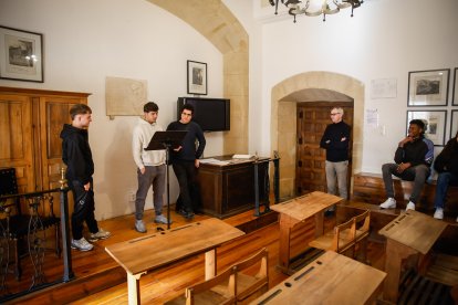 El IES Machado organizada una lectura ininterrumpida de la obra machadiana.