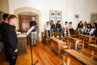 El IES Machado organizada una lectura ininterrumpida de la obra machadiana.