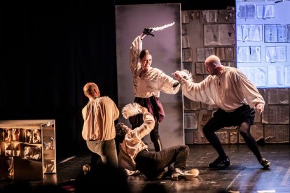 Puesta en escena de la obra de Teatro Defondo