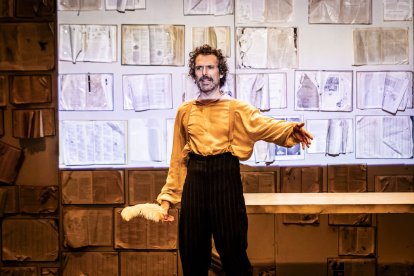 Puesta en escena de la obra de Teatro Defondo