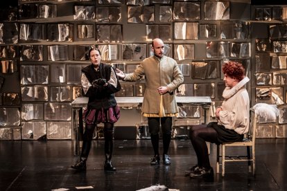 Puesta en escena de la obra de Teatro Defondo