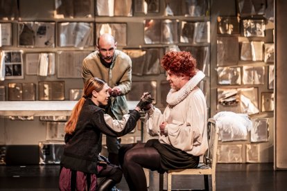 Puesta en escena de la obra de Teatro Defondo