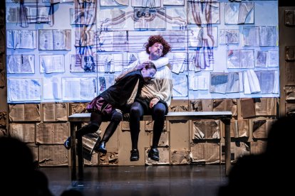 Puesta en escena de la obra de Teatro Defondo