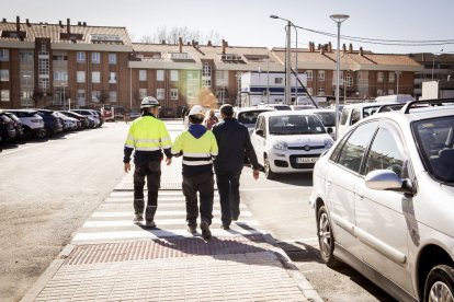 La entrada y el parking lucen con un nuevo aspecto