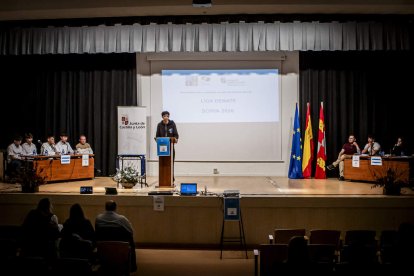 Los alumnos debatieron acerca de su propio futuro