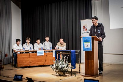 Los alumnos debatieron acerca de su propio futuro