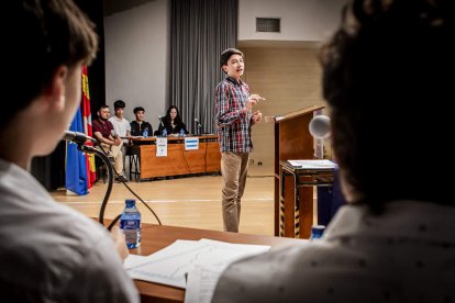 Los alumnos debatieron acerca de su propio futuro