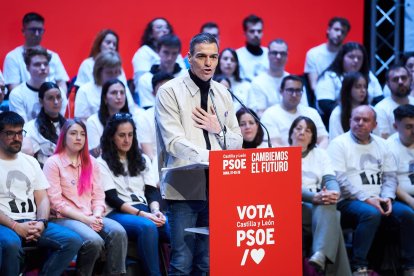 Respaldo a la candidatura de Carlos Martínez en una abarrotada Audiencia.