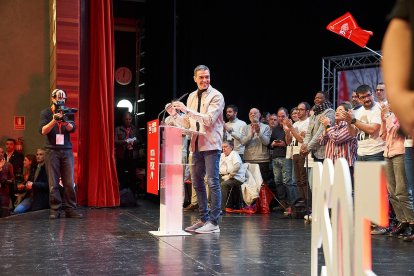 Respaldo a la candidatura de Carlos Martínez en una abarrotada Audiencia.